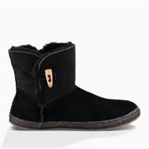 UGG Garnet Toggle Bootie